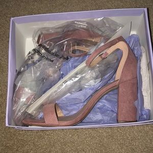 Brand new mauve heels size 8